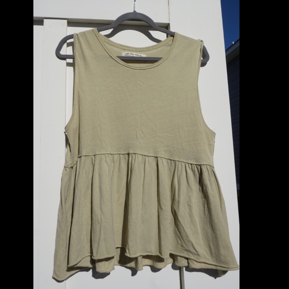 We The Free Muscle Tank Size M
